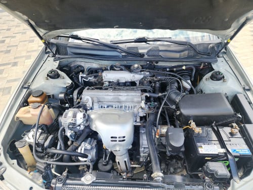 Toyota Camry LE 2000