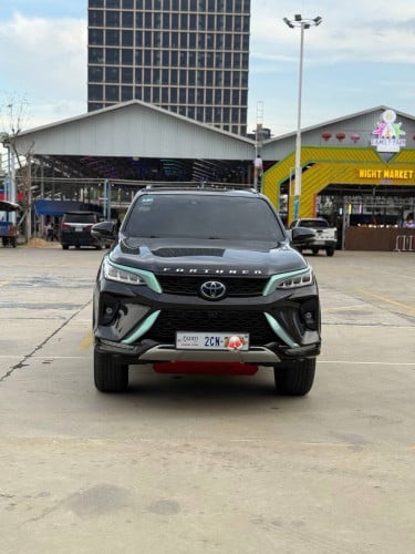 Toyota fortuner ចំនួន​ ៤​ គ្រឿង