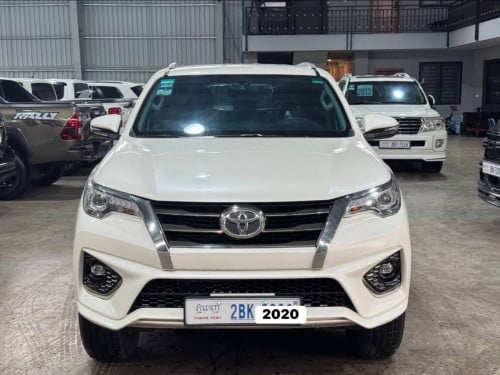 TOYOTA  FORTUNER  TRD 2020🎉ធានាឡានអត់បុកអត់ប៉ះ 🎉ធានាទឹកថ្នាំហ្សុីនមួយជុំ (សូម្បីតែកាង)🎉