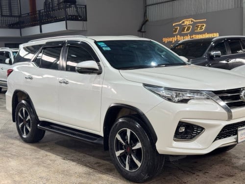 TOYOTA  FORTUNER  TRD 2020🎉ធានាឡានអត់បុកអត់ប៉ះ 🎉ធានាទឹកថ្នាំហ្សុីនមួយជុំ (សូម្បីតែកាង)🎉