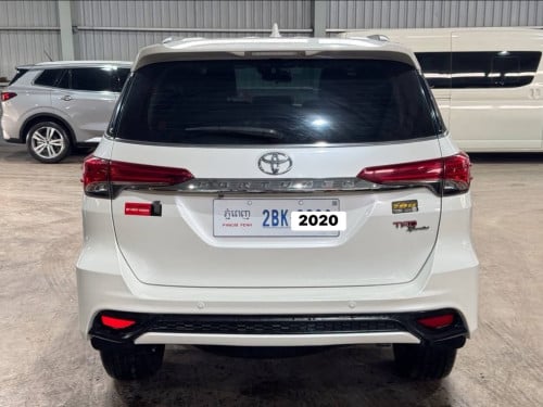 TOYOTA  FORTUNER  TRD 2020🎉ធានាឡានអត់បុកអត់ប៉ះ 🎉ធានាទឹកថ្នាំហ្សុីនមួយជុំ (សូម្បីតែកាង)🎉