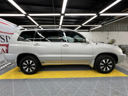 Toyota Highlander ឆ្នាំ2002 ម៉ាស៊ីន4 ប៉ុង1 បង់រំលោះ25ខេត្តក្រុង