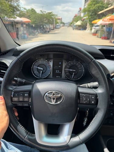 Toyota Revo V Edition 023 ហ្សុីនមួយជុំ