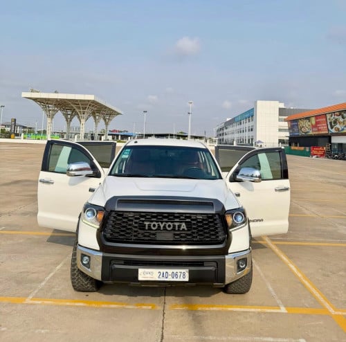 Toyota Tundra ឆ្នាំ2014 ធានាឡានស្អាតអត់ថ្មីដាច់- គ្មានប្រវត្តិដាក់ហ្គាស