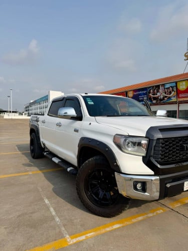 Toyota Tundra ឆ្នាំ2014 ធានាឡានស្អាតអត់ថ្មីដាច់- គ្មានប្រវត្តិដាក់ហ្គាស