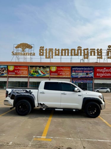 Toyota Tundra ឆ្នាំ2014 ធានាឡានស្អាតអត់ថ្មីដាច់- គ្មានប្រវត្តិដាក់ហ្គាស