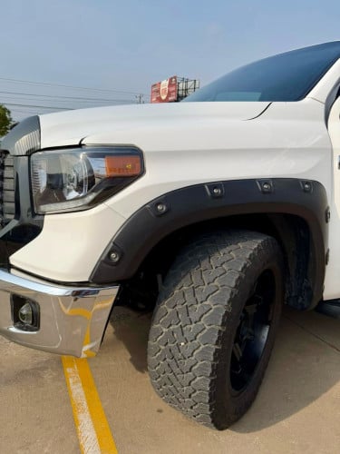 Toyota Tundra ឆ្នាំ2014 ធានាឡានស្អាតអត់ថ្មីដាច់- គ្មានប្រវត្តិដាក់ហ្គាស