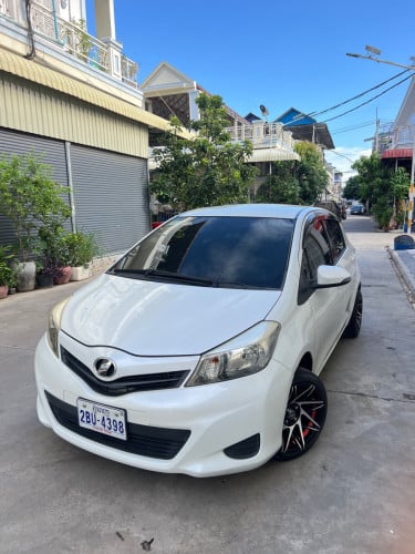 Toyota Vitz 012H/Full (Smart Key+កញ្ចក់ក្ដោប)