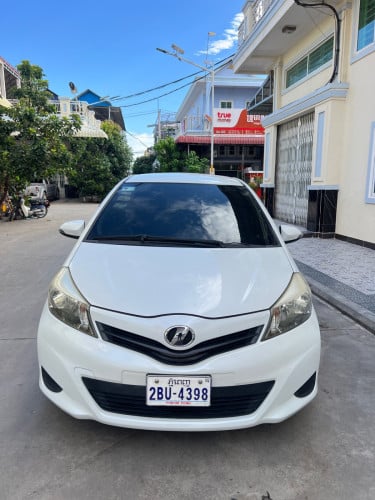 Toyota Vitz 012H/Full (Smart Key+កញ្ចក់ក្ដោប)