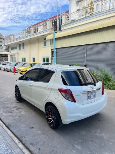 Toyota Vitz 012H/Full (Smart Key+កញ្ចក់ក្ដោប)