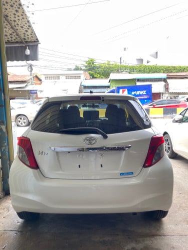 Toyota Vitz 2013