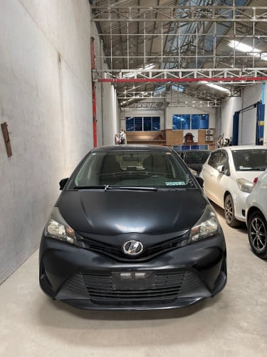 Toyota Vitz 2014 ខ្មៅ