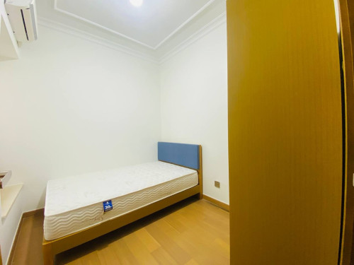 Urgent sale R&F City 2-Bedroom on 60M Blvd.