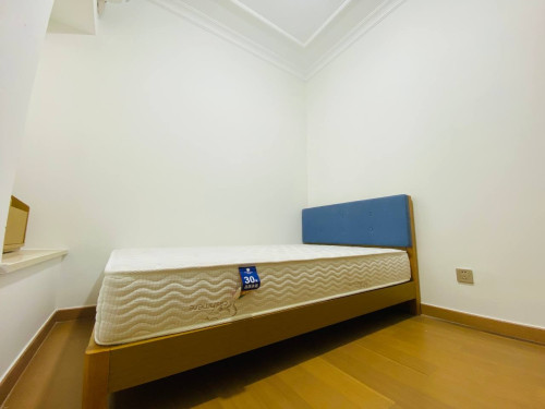 Urgent sale R&F City 2-Bedroom on 60M Blvd.