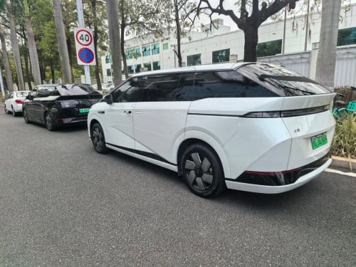 Xpeng X9 2004 Version 702km Max