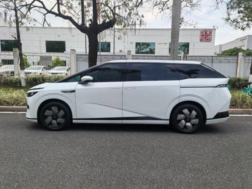 Xpeng X9 2004 Version 702km Max