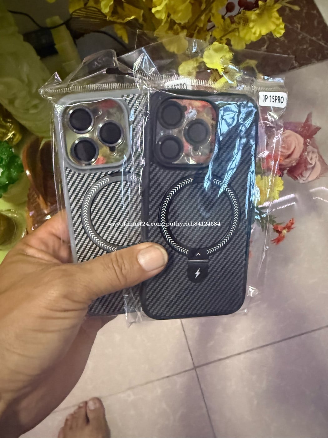 លក់សោមកាបោន iPhone 15 Pro មានតែ 2 ឈុតនឹងទេ (មានលែន)