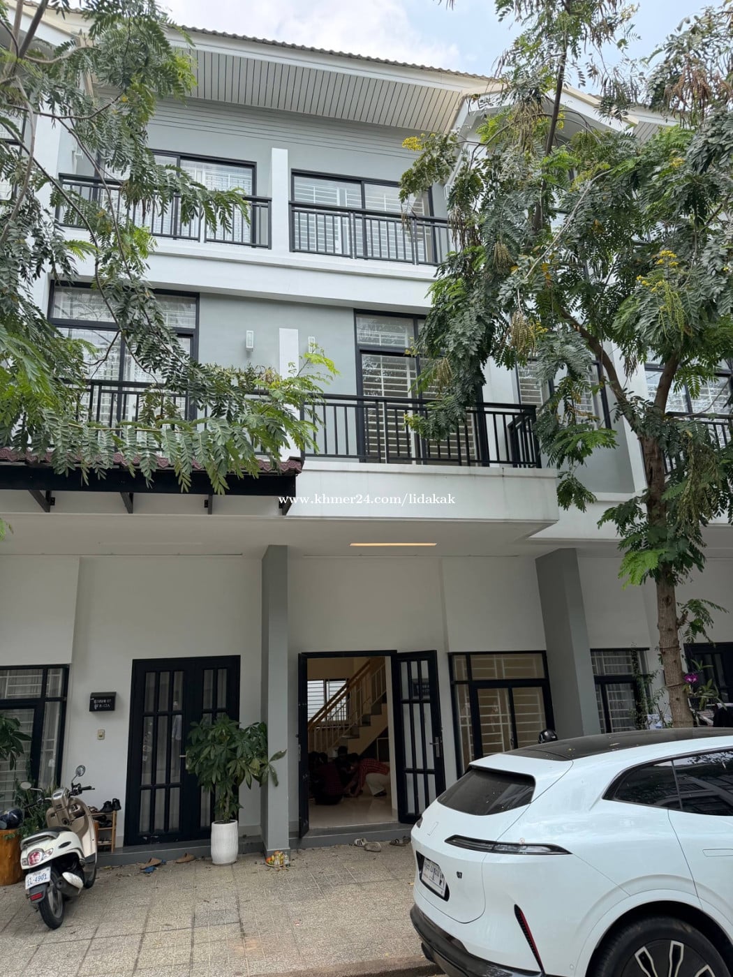 វិឡាកូនកាត់សម្រាប់ជួល | Link house LV For Rent