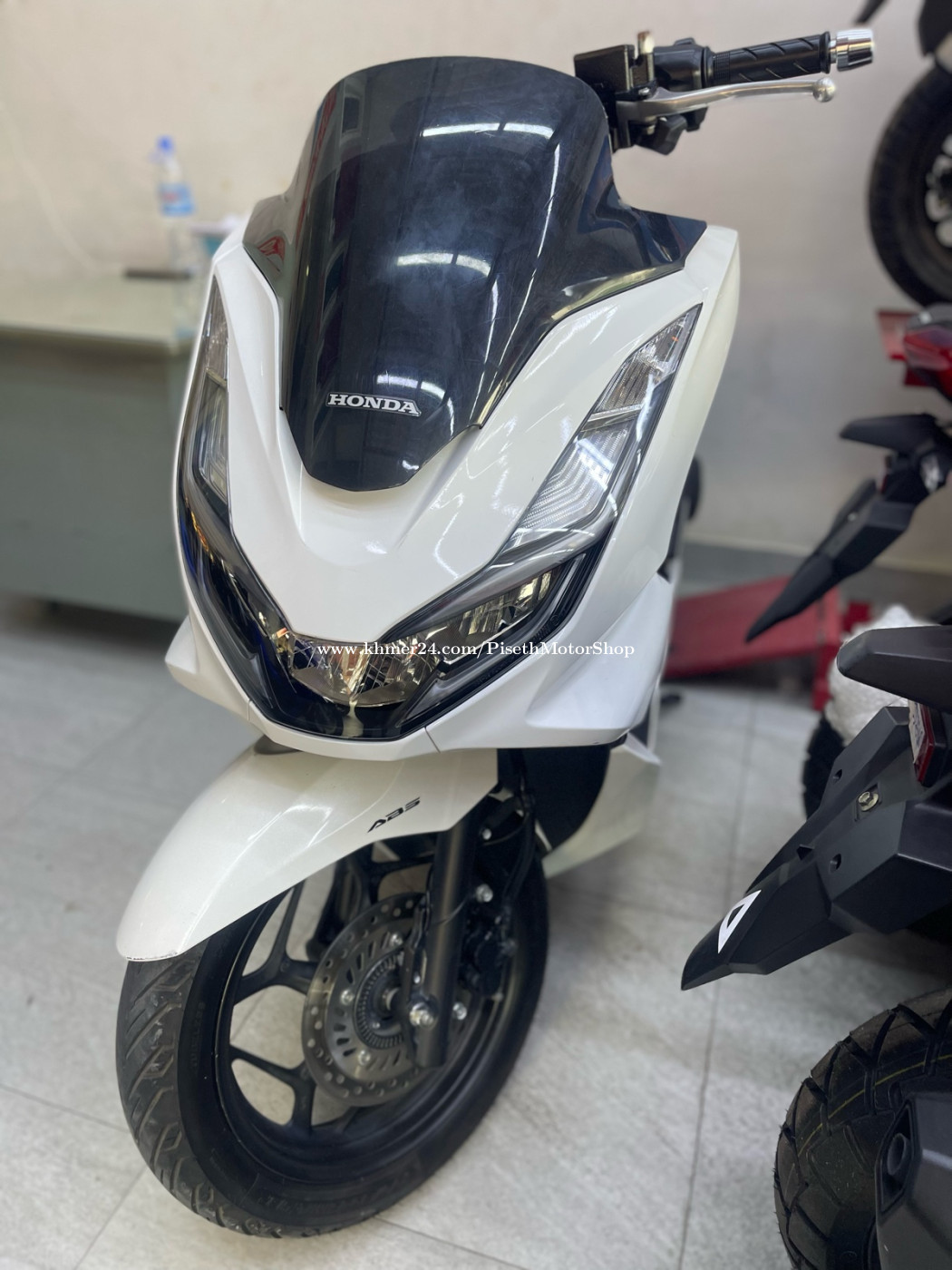ស្អាត់បងៗជប៉ុនPCX