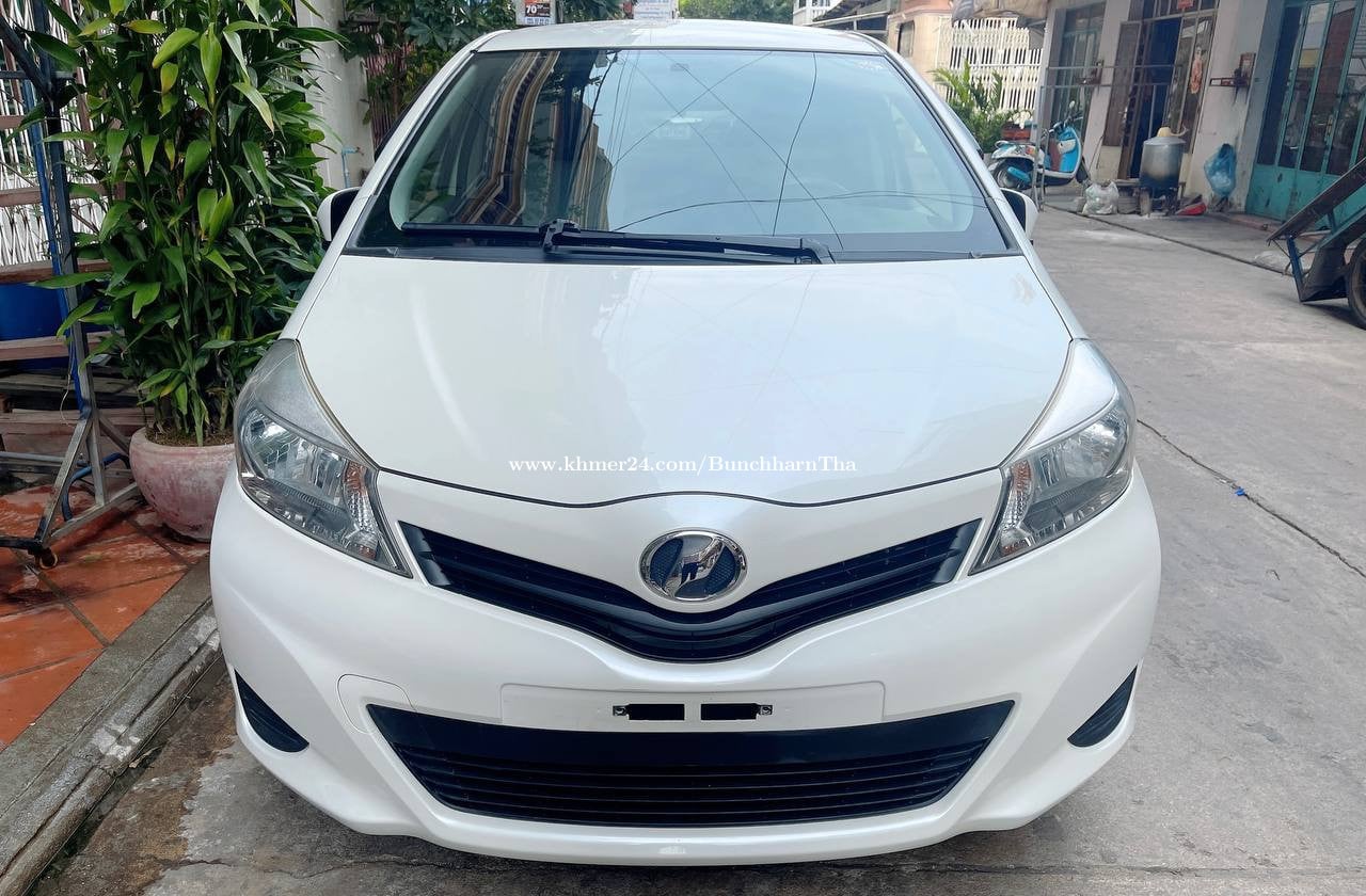 មហាថ្មី Vitz 2012 Full Option