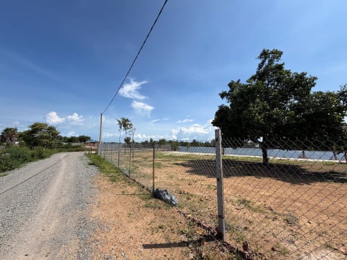 ក្រុងកំពតដីលក់ជាប់ព្រែកធំត្រេីយកោះ