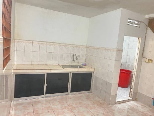 ផ្ទះល្វែងលក់បុរីអមនៈ
