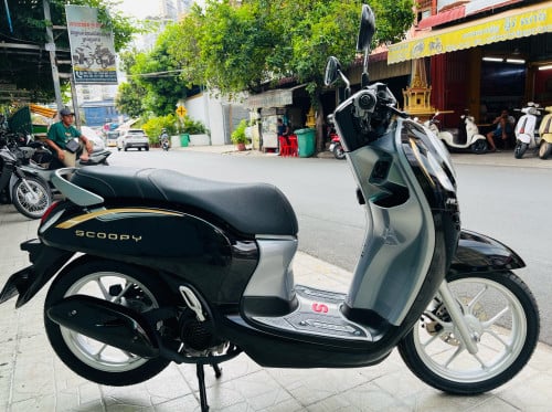 ធានាម៉ូតូស្អាតដូចរូបធានាមាសុិនមួយឆ្នាំម៉ូតូមានកាតគ្រីស្លាកលេខត្រឹមត្រូវ