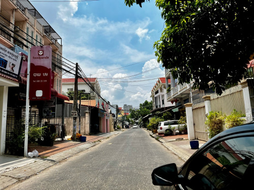 ដីជួល