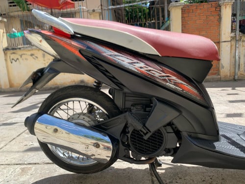 ម៉ូតូលក់​