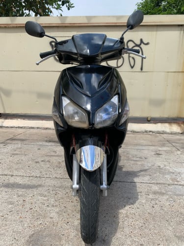 ម៉ូតូលក់​