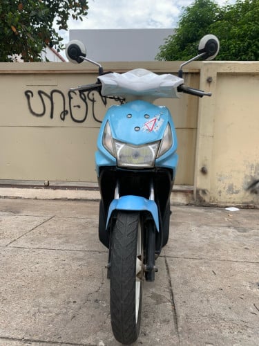 ម៉ូតូលក់​