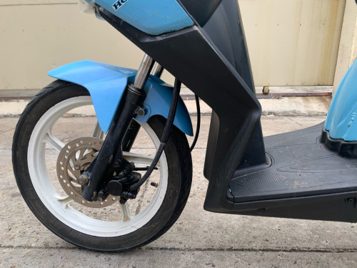ម៉ូតូលក់​