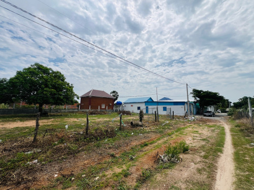 ដីលក់បន្ទាន់ អាចបេីកអាជីវកម្មបាន