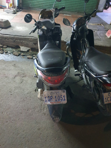 ត្រូវការលុយ។