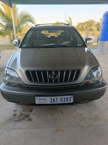 ឡានម្ចាស់ដើមលក់ដូរសារី