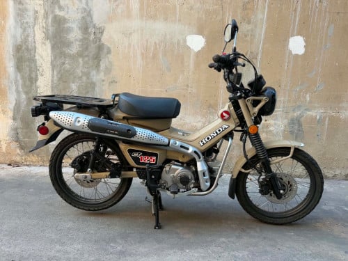ម៉ូតូស្អាត