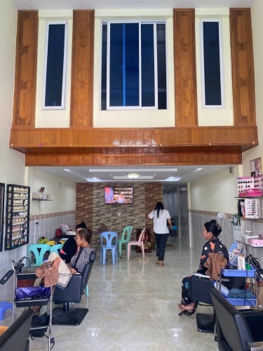 ផ្ទះអាជីវកម្មលក់ នៅលេីផ្លូវរដ្ឋ12m