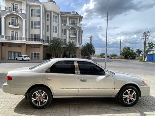 ឆ្នាំ2001ទឹកប្រាក់