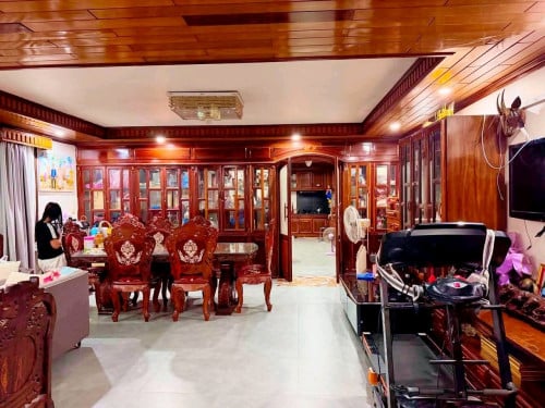 ផ្ទះអាជីវកម្ម លើផ្លូវ2004 ទទឹង6.5m សំរាប់លក់
