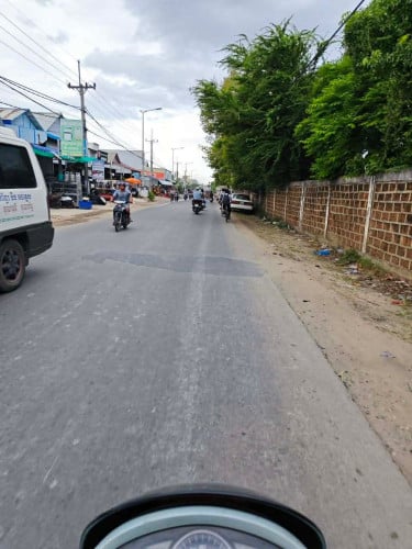 លក់ដី​&ឃ្លាំង​ នៅកំបូលទីតាំងល្អសម្រាប់អាជីវកម្ម​បានគ្រប់ប្រភេទ