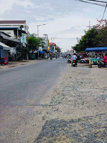 លក់ដី​&ឃ្លាំង​ នៅកំបូលទីតាំងល្អសម្រាប់អាជីវកម្ម​បានគ្រប់ប្រភេទ