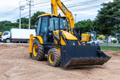 គ្រឿងចក្របក្សី (Backhoe Loader) សម្រាប់ជួល