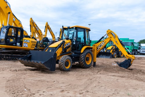 គ្រឿងចក្របក្សី (Backhoe Loader) សម្រាប់ជួល