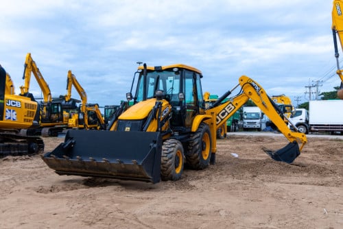 គ្រឿងចក្របក្សី (Backhoe Loader) សម្រាប់ជួល