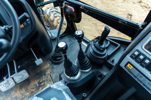 គ្រឿងចក្របក្សី (Backhoe Loader) សម្រាប់ជួល