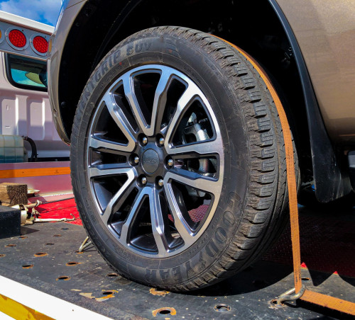 សេវាកម្មជួលឡានដឹកឡាន-Car Carrier Service
