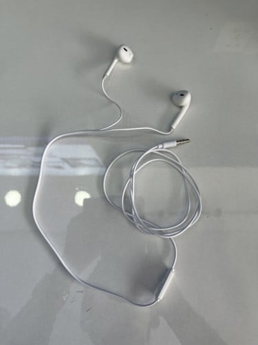 កាសខ្សែ Earphones