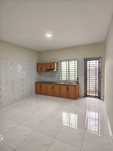 ផ្ទះល្វែងសំរាប់លក់ ឬជួល | Flat House for sale or rent