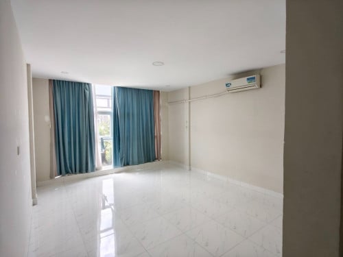 ផ្ទះល្វែងសំរាប់លក់ ឬជួល | Flat House for sale or rent