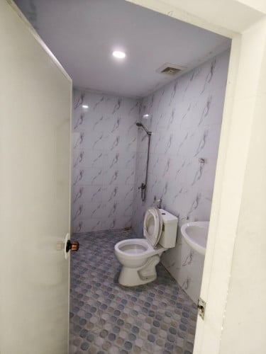 ផ្ទះល្វែងសំរាប់លក់ ឬជួល | Flat House for sale or rent